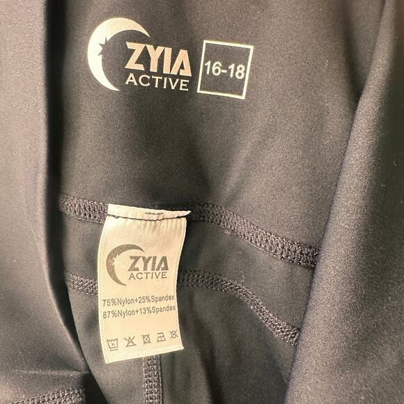 Zyia Active Black Leopard Side 20" Capri Leggings Size 16 / 18 - Picture 4 of 5